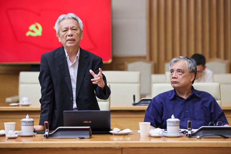 Tiến sĩ Nguyễn Sĩ Dũng, nguyên Phó Chủ nhiệm Văn phòng Quốc hội, Thành viên Hội đồng Tư vấn chính sách phát biểu - Ảnh: VGP