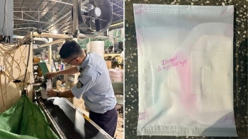 Triệt phá ổ sản xuất bỉm, băng vệ sinh giả: Nguy cơ trực tiếp với sức khỏe người tiêu dùng