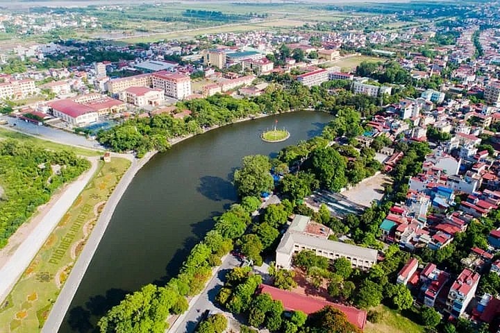 Sông Hồng mềm mại bao quanh phố hiến ngày nay