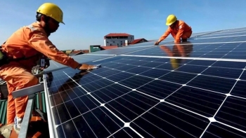 Phạt lắp điện mặt trời mái nhà nếu không thông báo: EVN nói gì?