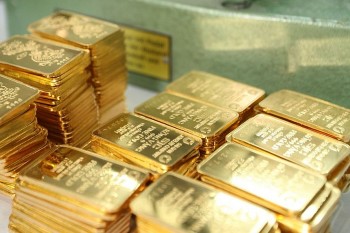 Giá vàng hôm nay (15/9): Tiếp tục lao dốc, thị trường tự do 