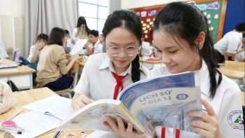 Sẽ chỉ có một bộ sách giáo khoa thống nhất toàn quốc từ năm 2026