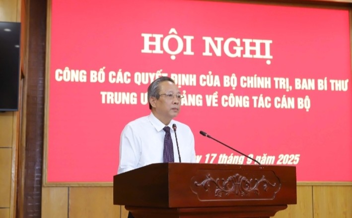 Công bố quyết định của Bộ Chính trị, Ban Bí thư về công tác nhân sự tại Thanh Hóa