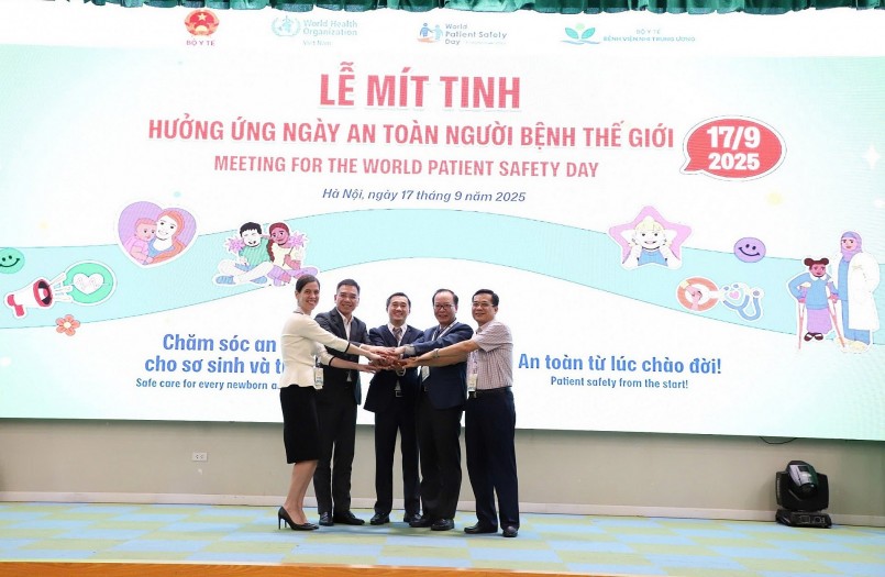 Các đại biểu trong nước và quốc tế cùng cam kết hành động vì an toàn người bệnh