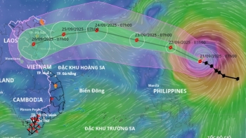 Bão Ragasa giật trên cấp 17 sắp vào Biển Đông