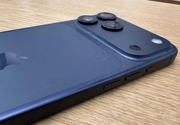 Vừa mở bán, iPhone 17 Pro và Air liên tục bị tố kém bền