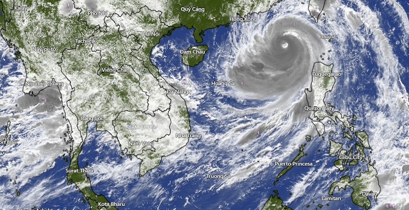 Với sức gió vùng gần tâm bão đạt cấp 17 (202-221km/h), giật trên cấp 17, Ragasa đã vượt qua siêu bão Yagi (2024) để trở thành cơn bão mạnh nhất từng được ghi nhận trong lịch sử trên Biển Đông.