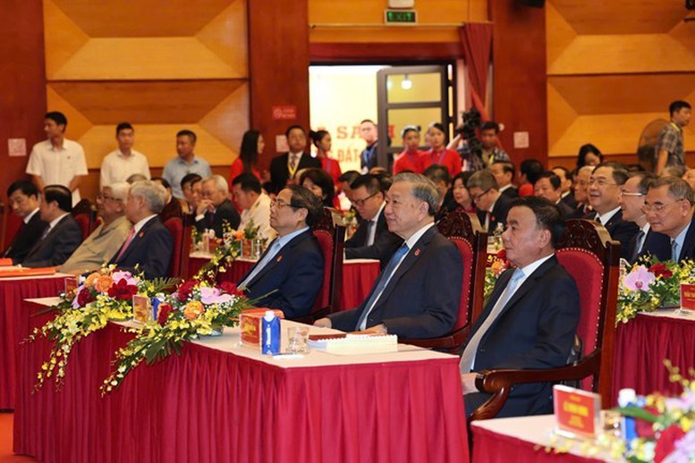 Tổng Bí thư Tô Lâm, Thủ tướng Chính phủ Phạm Minh Chính, Thường trực Ban Bí thư Trần Cẩm Tú dự Đại hội - Ảnh: VGP Tổng Bí thư Tô Lâm, Thủ tướng Chính phủ Phạm Minh Chính, Thường trực Ban Bí thư Trần Cẩm Tú dự Đại hội - Ảnh: VGP