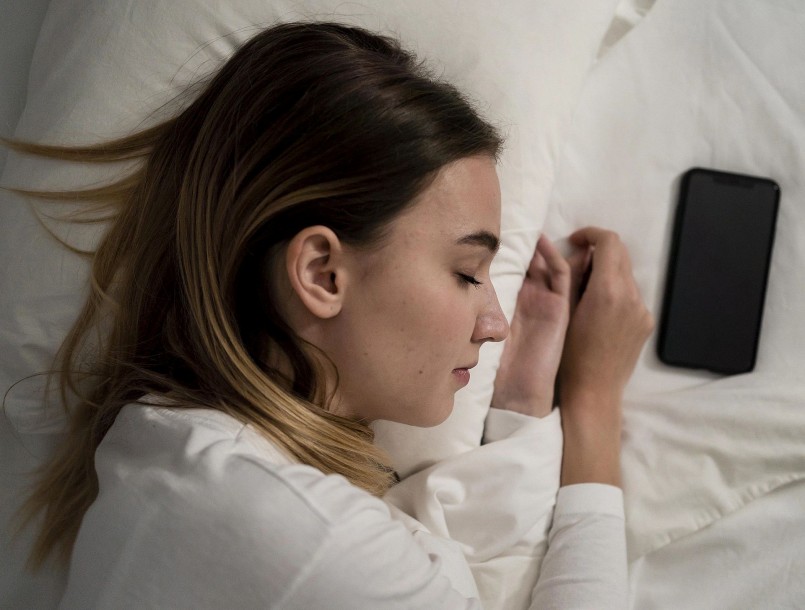 Trước khi bàn đến các tác động sinh học, một trong những nguy cơ hữu hình và nguy hiểm nhất là nguy cơ cháy nổ. 