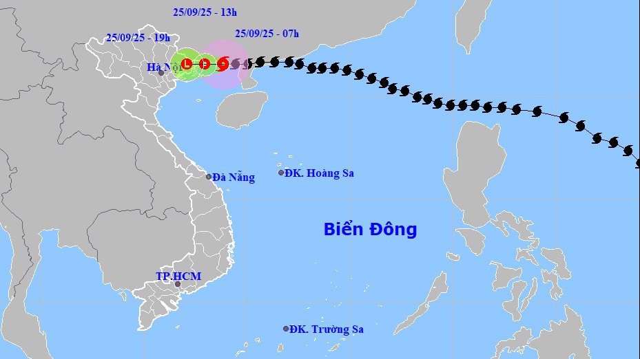 Bão Ragasa áp sát Quảng Ninh