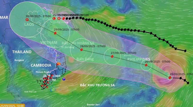 Theo Trung tâm Dự báo Khí tượng Thủy văn quốc gia, trong khi bão số 9 (Ragasa) đang ảnh hưởng trực tiếp đến miền Bắc, một cơn bão khác mang tên Bualoi đã mạnh lên rất nhanh ở ngoài khơi. 