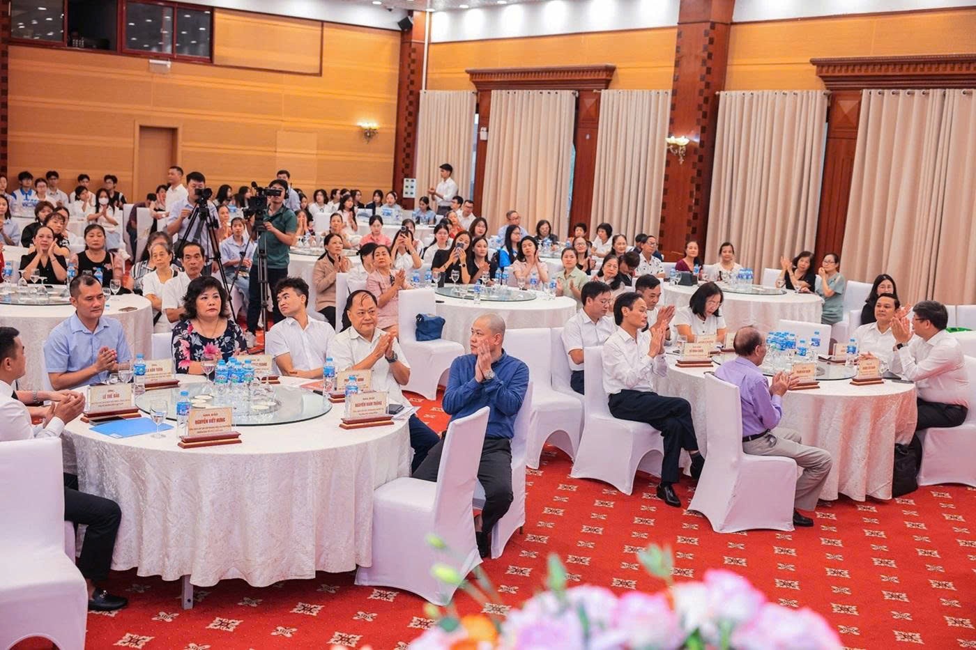 Diễn đàn Sản phẩm thiên nhiên 2025: Sức lan tỏa từ quy mô và đối thoại thực chất, hứa hẹn trở thành sự kiện thường niên Diễn đàn Sản phẩm thiên nhiên 2025: Sức lan tỏa từ quy mô và đối thoại thực chất, hứa hẹn trở thành sự kiện thường niên