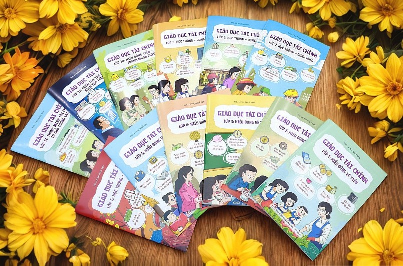 Bộ sách Giáo dục tài chính do Th.S Lê Thị Thúy Sen biên soạn, lần đầu tiên xây dựng hệ thống kiến thức tài chính học đường toàn diện, phù hợp Chương trình giáo dục phổ thông 2018