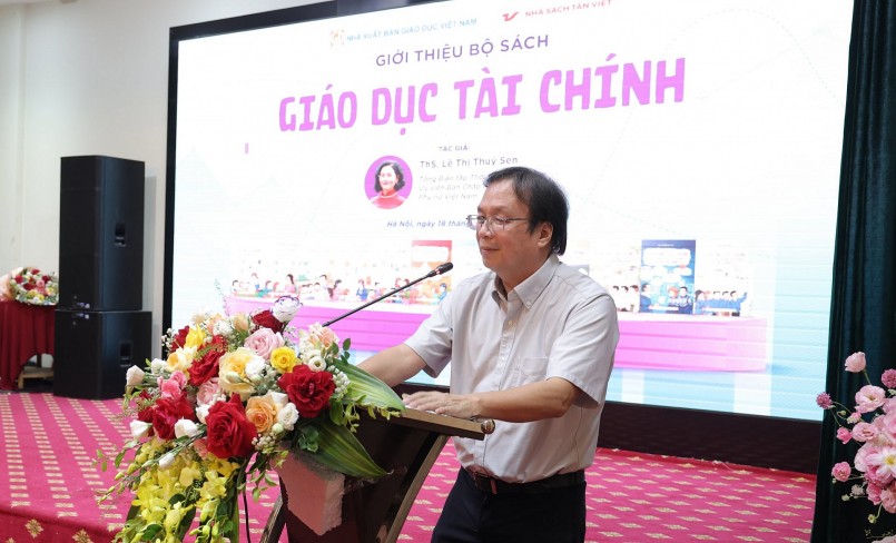 Ông Nguyễn Tiến Thanh – Chủ tịch Hội đồng Thành viên, Tổng Giám đốc NXBGDVN phát biểu tại Chương trình