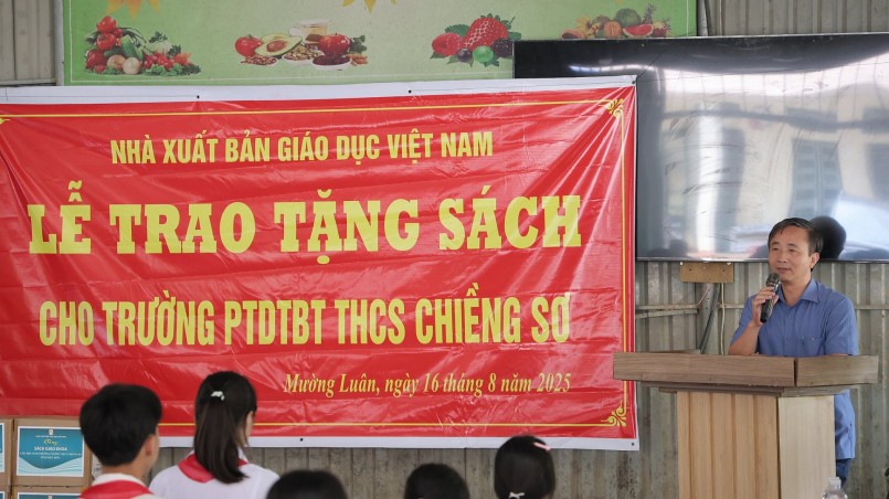 Ông Nguyễn Chí Bính - Phó Tổng Giám đốc NXBGDVN phát biểu tại buổi lễ Ông Nguyễn Chí Bính - Phó Tổng Giám đốc NXBGDVN phát biểu tại buổi lễ