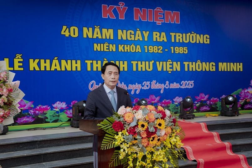 NXB Giáo dục Việt Nam trao tặng hơn 1.000 cuốn sách, tiếp sức văn hóa đọc tại trường THPT Nguyễn Chí Thanh NXB Giáo dục Việt Nam trao tặng hơn 1.000 cuốn sách, tiếp sức văn hóa đọc tại trường THPT Nguyễn Chí Thanh