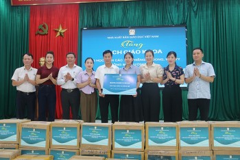 Tặng gần 19.000 cuốn sách cho học sinh vùng lũ Sơn La