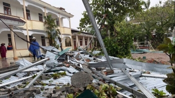 Bão số 10 lịch sử càn quét Bắc Trung Bộ: Gió giật cấp 14, mưa lớn kỷ lục và thiệt hại nặng nề