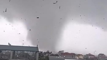 Làm thế nào để giữ an toàn khi có lốc xoáy xảy ra?