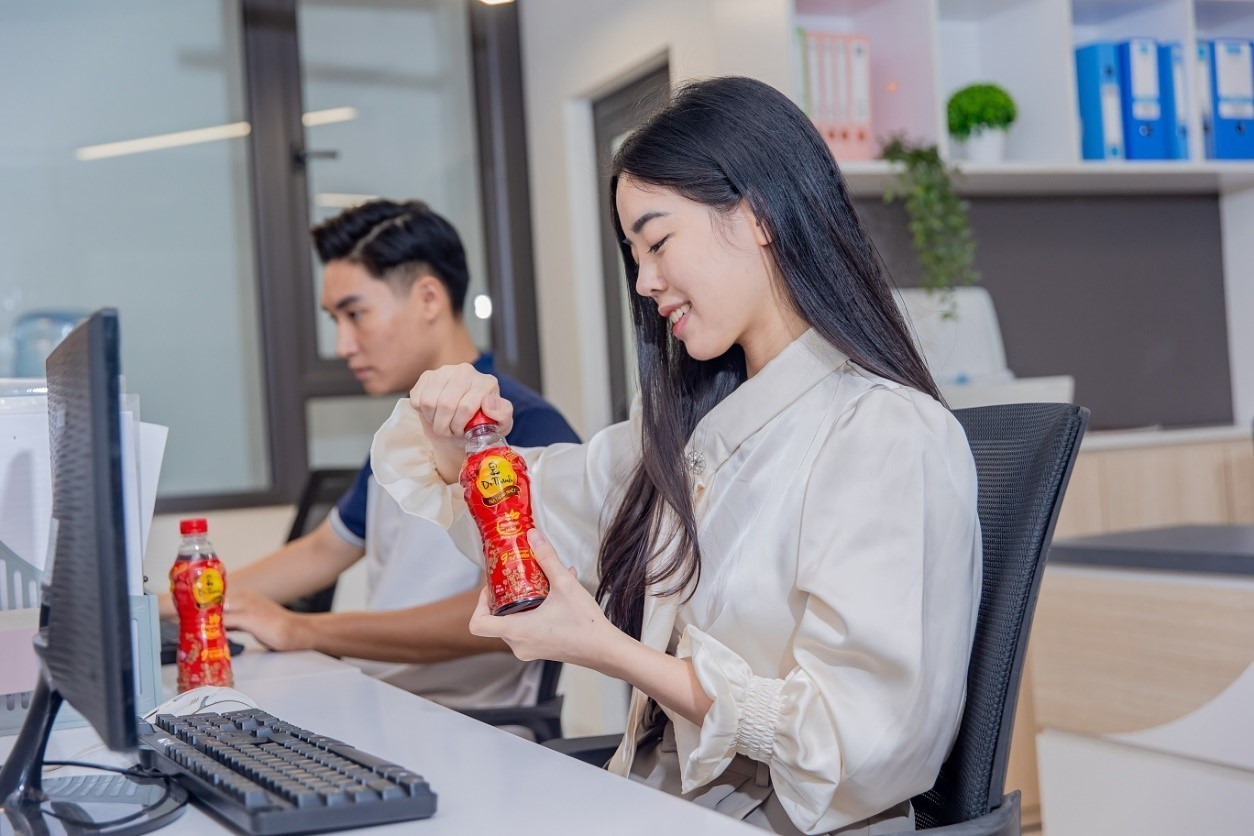 Trà Dr Thanh là sản phẩm thức uống hiếm hoi trên thị trường không sử dụng chất bảo quản, không màu tổng hợp, không hương liệu bổ sung.