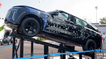 Lạc Hồng 900 LX chống đạn: “Pháo đài di động” chuẩn an toàn khắt khe bậc nhất thế giới