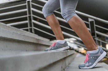 Leo cầu thang: ‘Phòng gym’ miễn phí cho tim mạch và vóc dáng