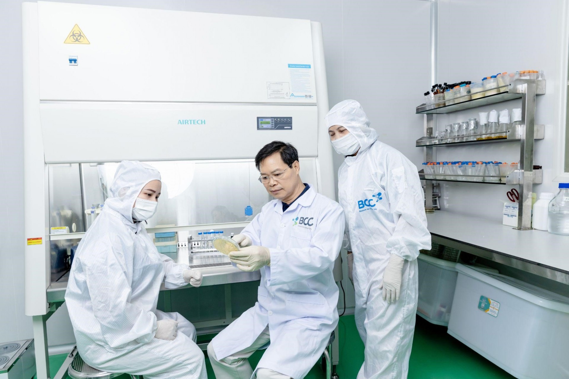 Hình ảnh bên trong phòng Men Vi sinh đạt chuẩn GMP của BCC Pharma