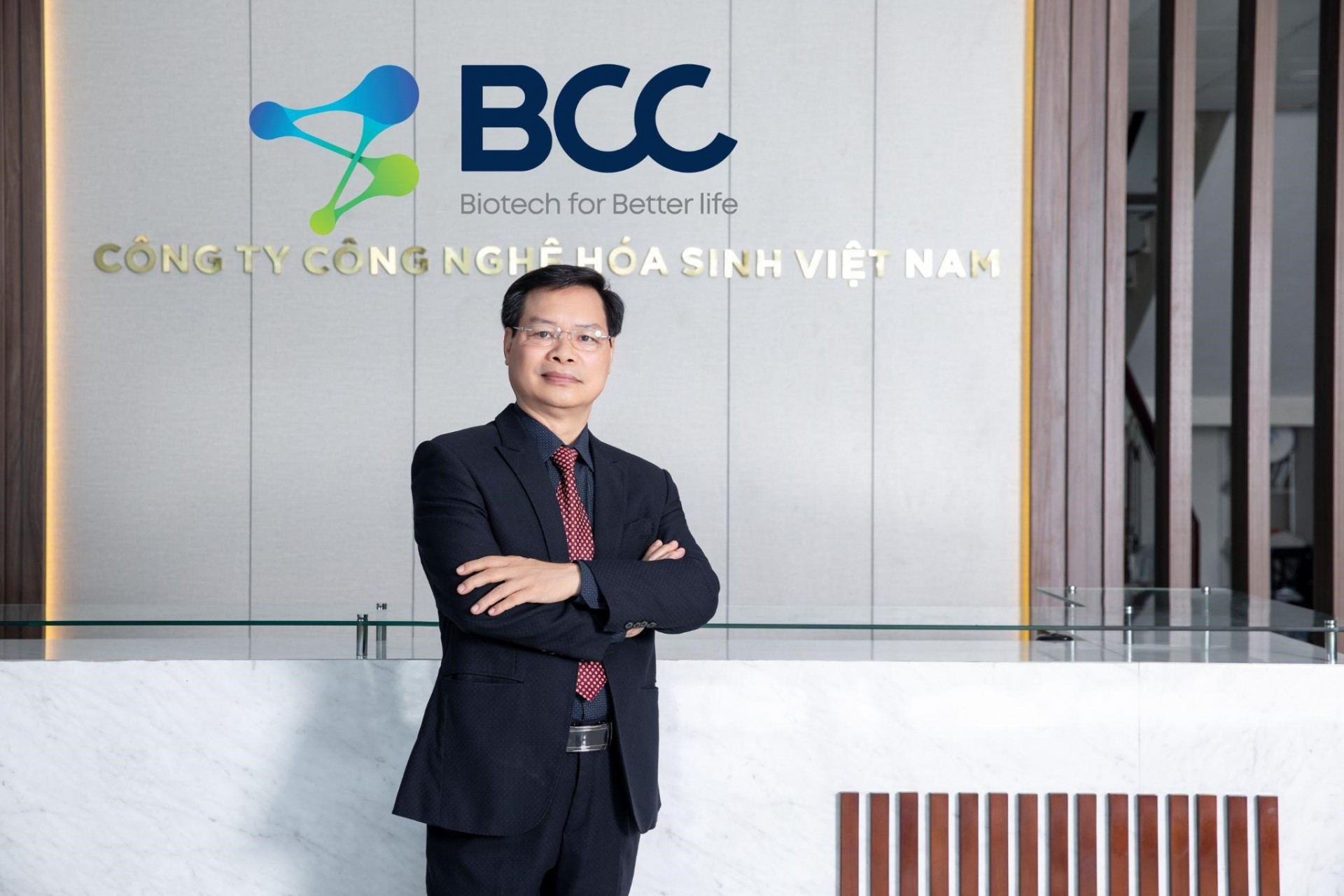 TS. Nguyễn Văn Năm tại trụ sở nhà máy Công ty CP Công nghệ Hóa sinh Việt Nam