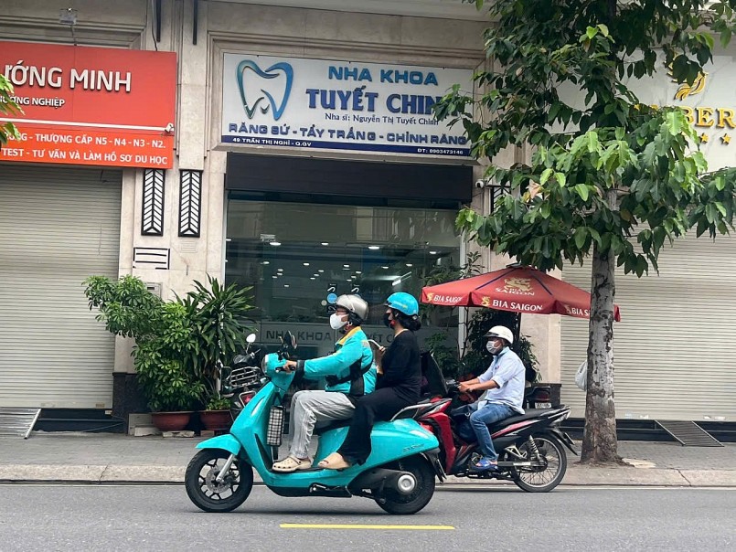 Sở Y tế TPHCM đã tiến hành kiểm tra đột xuất và phát hiện hàng loạt sai phạm tại cơ sở Nha khoa Tuyết Chinh