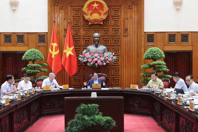 Thường trực Chính phủ và các đại biểu đã cho ý kiến vào các báo cáo, tờ trình về tình hình kinh tế - xã hội; phân bổ, giải ngân vốn đầu tư công; triển khai các chương trình mục tiêu quốc gia trong tháng 9, quý III và 9 tháng năm 2025 - Ảnh: VGP/