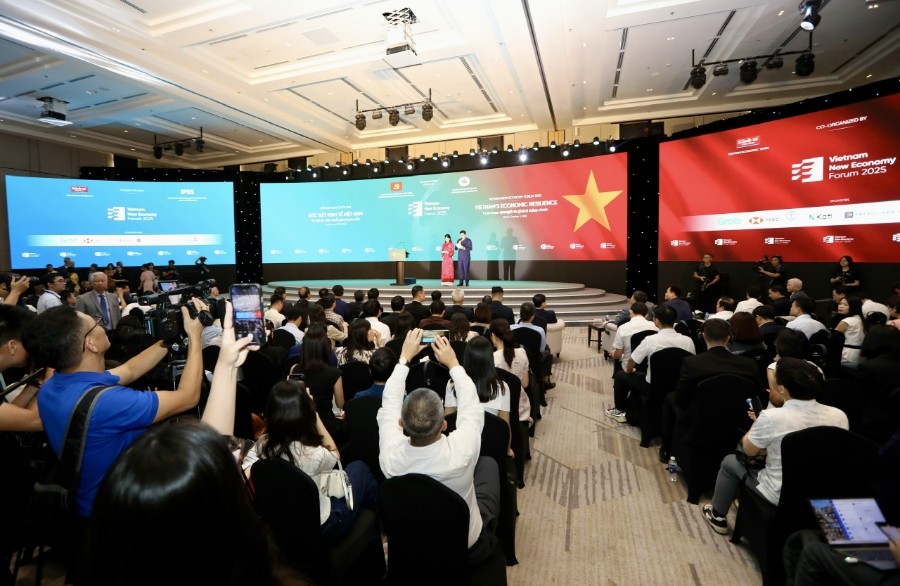 Toàn cảnh diễn đàn.