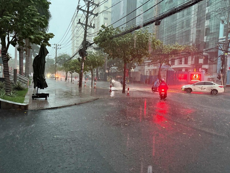 Khu vực Đồng bằng Bắc Bộ và Thanh Hóa: Mưa vừa, mưa to với lượng mưa phổ biến 70-150 mm, có nơi trên 200 mm. Khu vực Đồng bằng Bắc Bộ và Thanh Hóa: Mưa vừa, mưa to với lượng mưa phổ biến 70-150 mm, có nơi trên 200 mm.