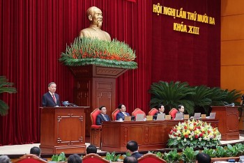 Khai mạc Hội nghị Trung ương lần thứ 13