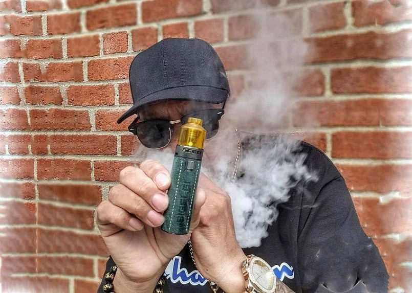 WHO báo động: Thanh thiếu niên hút thuốc lá điện tử nhiều gấp 9 lần người lớn