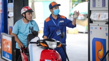 Giá xăng giảm lần thứ hai liên tiếp, RON 95 về dưới 20.000 đồng/lít
