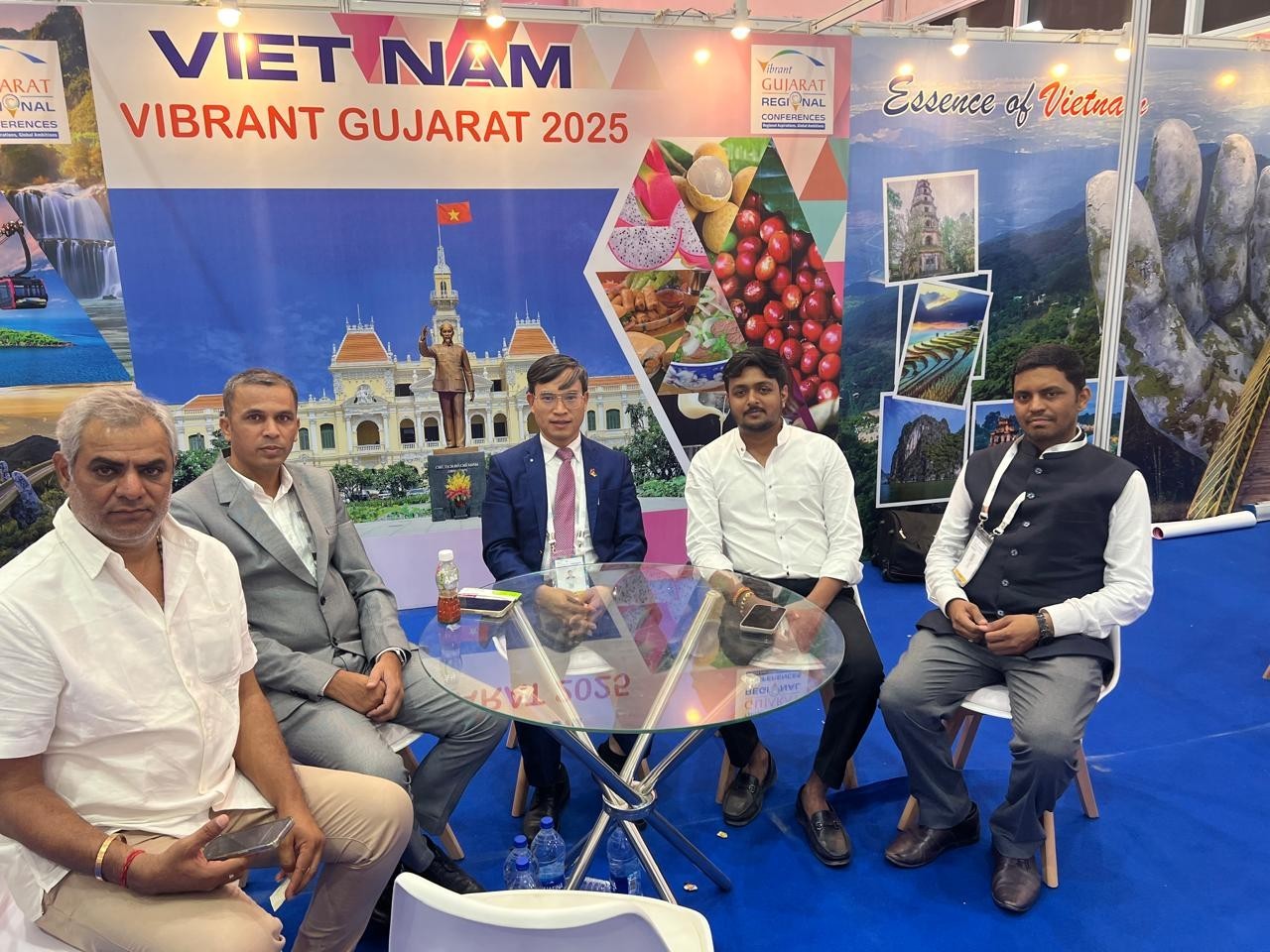 Tham tán Thương mại Bùi Trung Thướng cùng các doanh nghiệp tại Gujarat