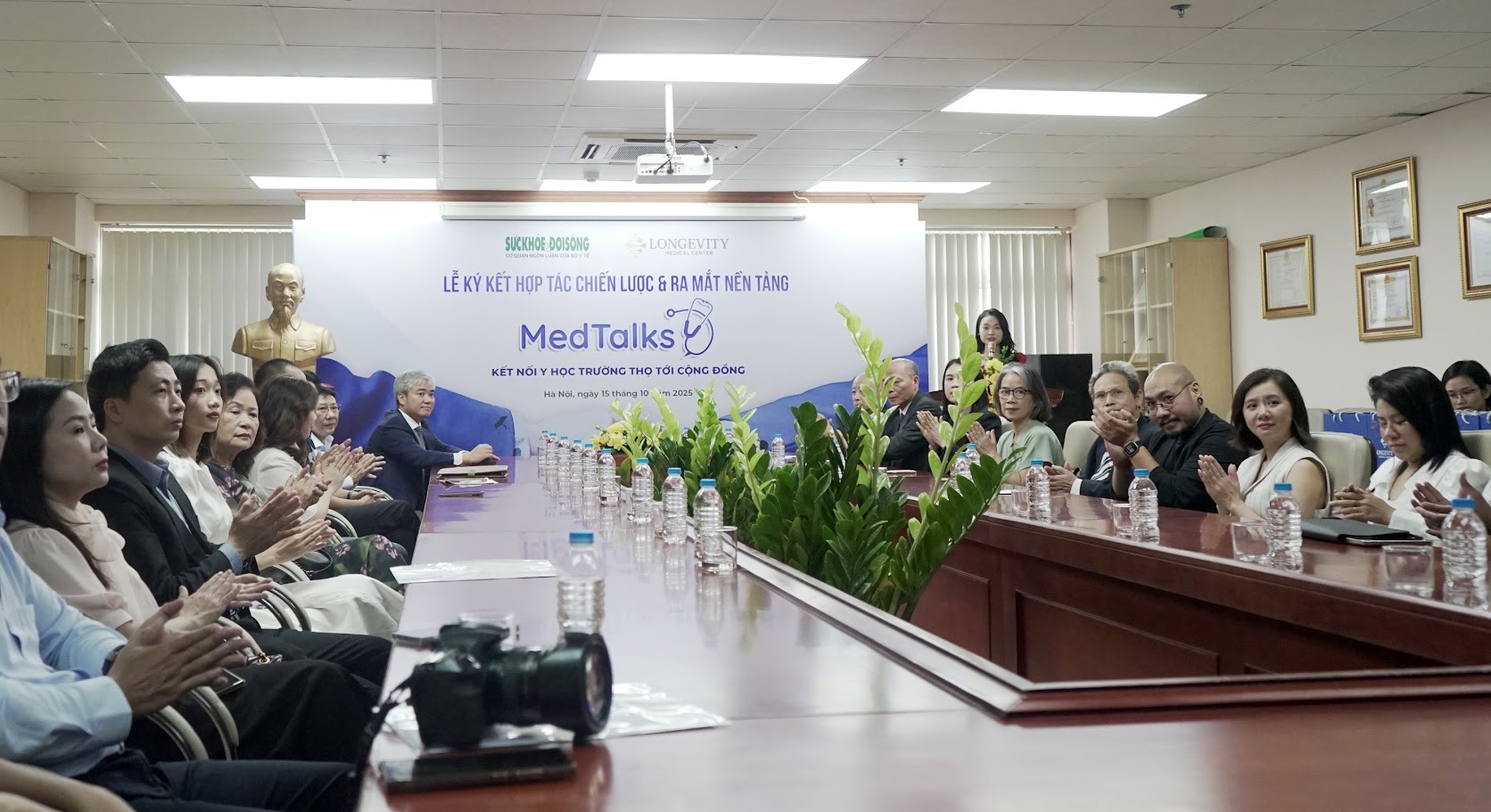 Báo Sức khỏe & Đời sống và Longevity Medical Center ký kết hợp tác chiến lược, ra mắt nền tảng Medtalks - nền tảng truyền thông về y học trường thọ