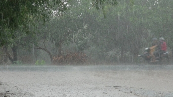 Bão số 12 áp sát: Miền Trung chuẩn bị cho kịch bản mưa trên 900mm