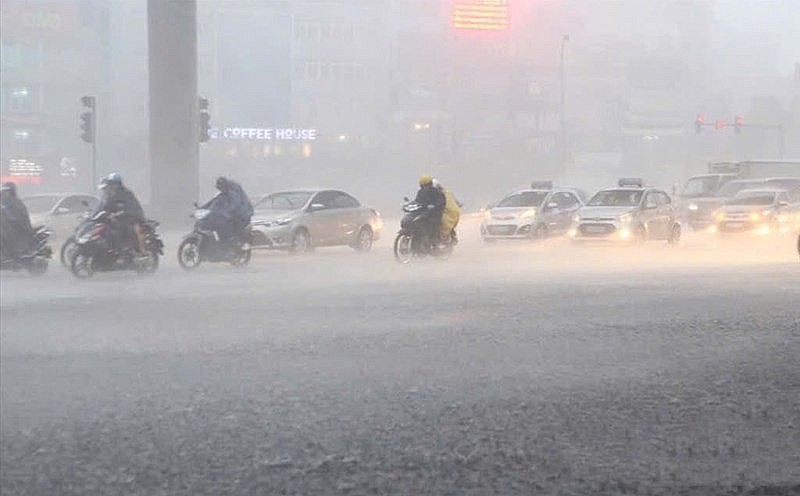 Khu vực từ Nam Quảng Trị đến TP. Đà Nẵng được dự báo sẽ có mưa to đến rất to từ nay đến đêm 24/10, với lượng mưa phổ biến từ 200-400mm, có nơi trên 700mm.