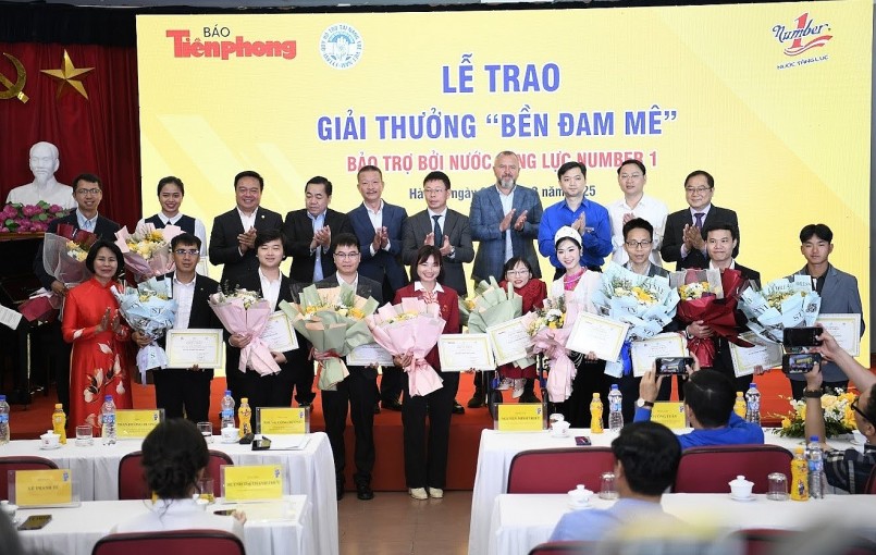 Giải thưởng “Bền Đam Mê” không chỉ ghi dấu những câu chuyện truyền cảm hứng của nhiều gương mặt trẻ tài năng, bản lĩnh mà còn khẳng định dấu ấn riêng biệt của Number 1 trên hành trình đồng hành tiếp sức, cùng các tài năng trẻ nhân rộng giá trị đóng góp cho cộng đồng, xã hội.
