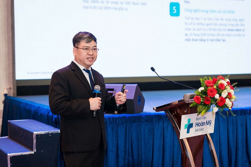 TS.BS Nguyễn Tuấn chia sẻ về chủ đề chuyển đổi số y tế tại hội nghị TS.BS Nguyễn Tuấn chia sẻ về chủ đề chuyển đổi số y tế tại hội nghị