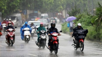 Miền Bắc mưa rét, miền Trung tiếp tục đối mặt đợt mưa "khủng" có nơi trên 500mm