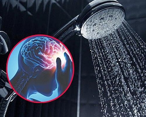 Tắm nước lạnh đêm khuya tiềm ẩn nhiều nguy cơ. (Ảnh minh họa)