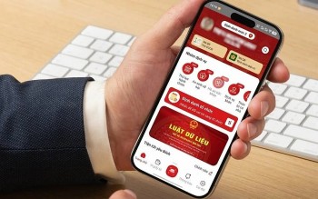 Từ hôm nay (1/11): Đi chứng thực chỉ cần mang theo điện thoại có VNeID