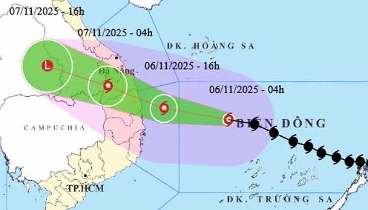 Hàng loạt chuyến bay bị ảnh hưởng bởi bão Kalmaegi