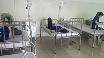 Bộ Y tế chỉ đạo khẩn vụ 50 công nhân TPHCM nghi ngộ độc