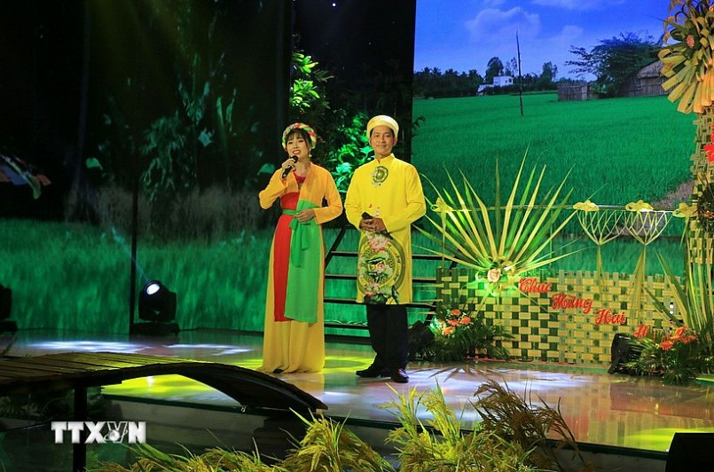 Thí sinh dự thi vòng thi “Cất cánh” của Chương trình Tài tử miệt vườn mùa 3 tại Đồng Tháp. (Ảnh: Nhựt An/TTXVN) Thí sinh dự thi vòng thi “Cất cánh” của Chương trình Tài tử miệt vườn mùa 3 tại Đồng Tháp. (Ảnh: Nhựt An/TTXVN)