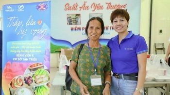 Dược phẩm Meracine lan tỏa yêu thương tới đồng bào vùng bão lũ và bệnh nhân ung thư có hoàn cảnh khó khăn