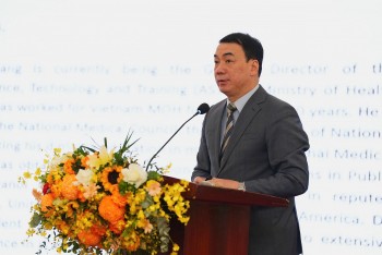 Gần 50% trường y đào tạo "chệch" chuẩn: Bác sĩ trẻ nguy cơ không được hành nghề