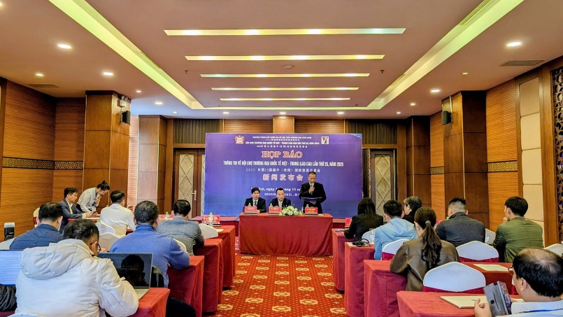 Toàn cảnh buổi họp báo